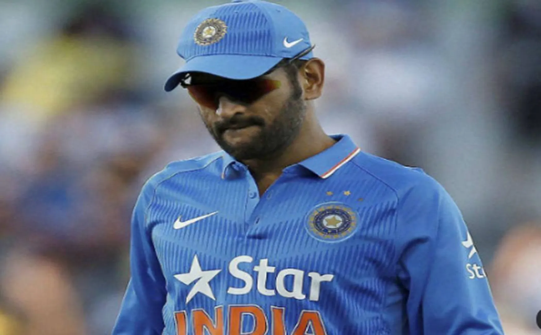 bjp pressures to dhoni?